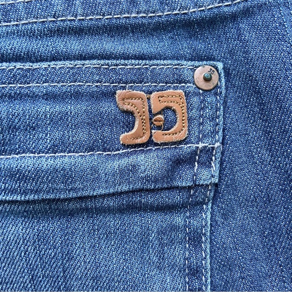 Joe’s Medium Wash Straight Leg Cropped Jeans - Picture 5 of 8